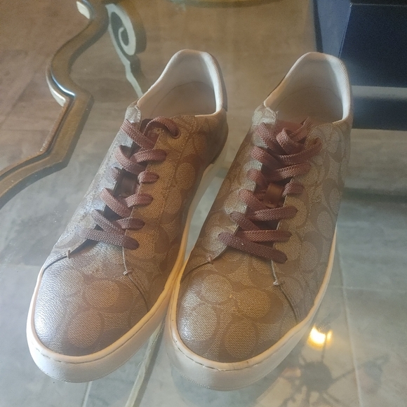 Shoes - Picture 4 of 7